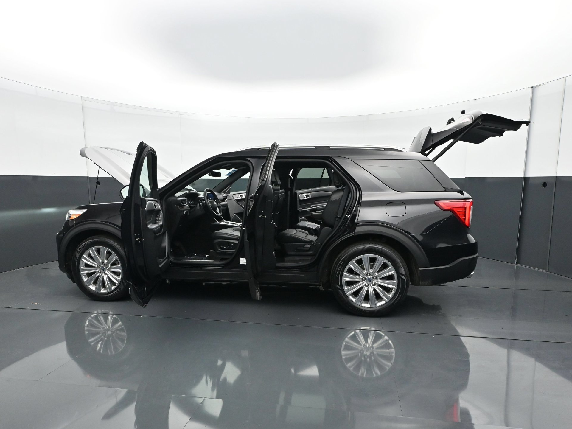 Used 2020 Ford Explorer Limited AWD/4WD image 34