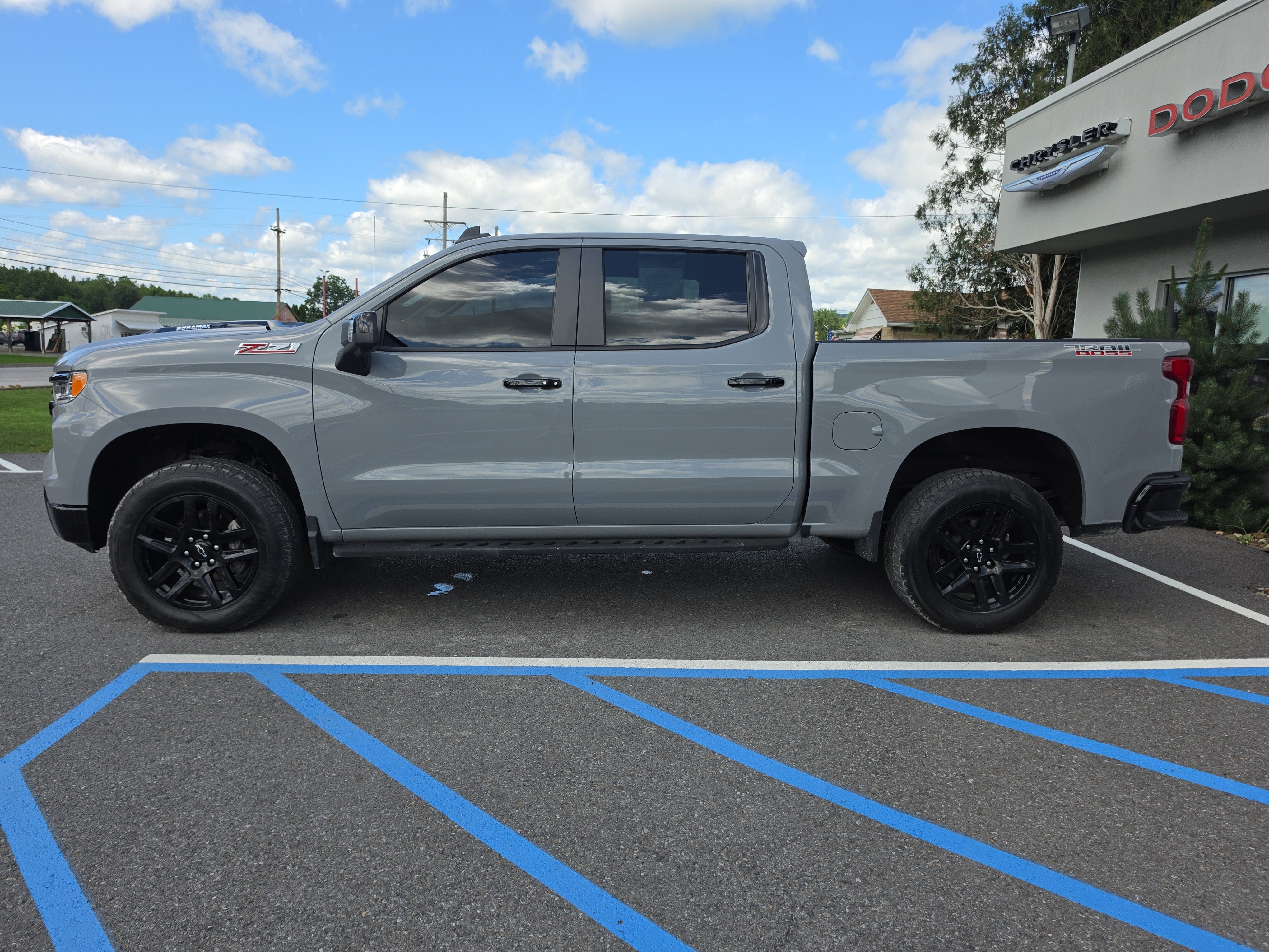 Used 2024 Chevrolet Silverado 1500 LT Trail Boss w/ Convenience Package II AWD/4WD image 7