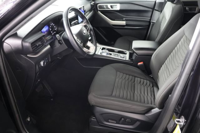 Used 2021 Ford Explorer XLT image 18