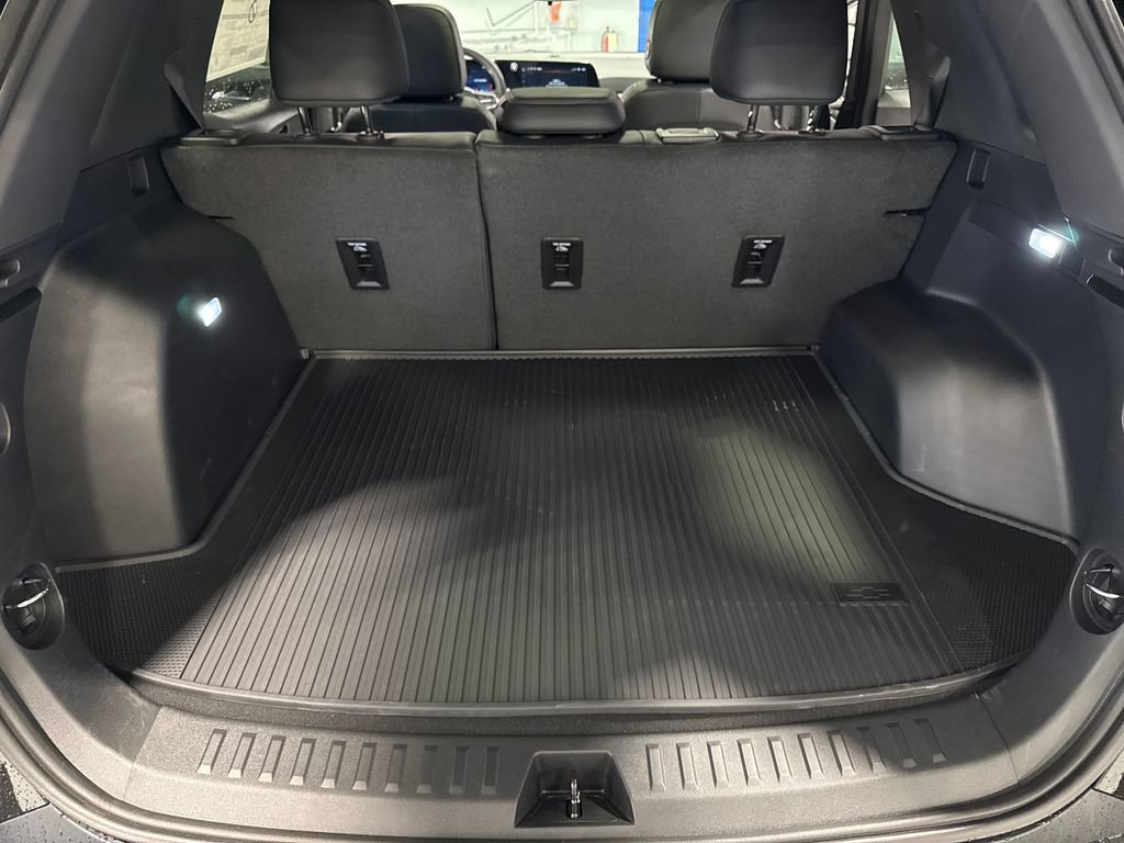 New 2026 Chevrolet Equinox LT w/ Convenience Package II AWD/4WD image 43