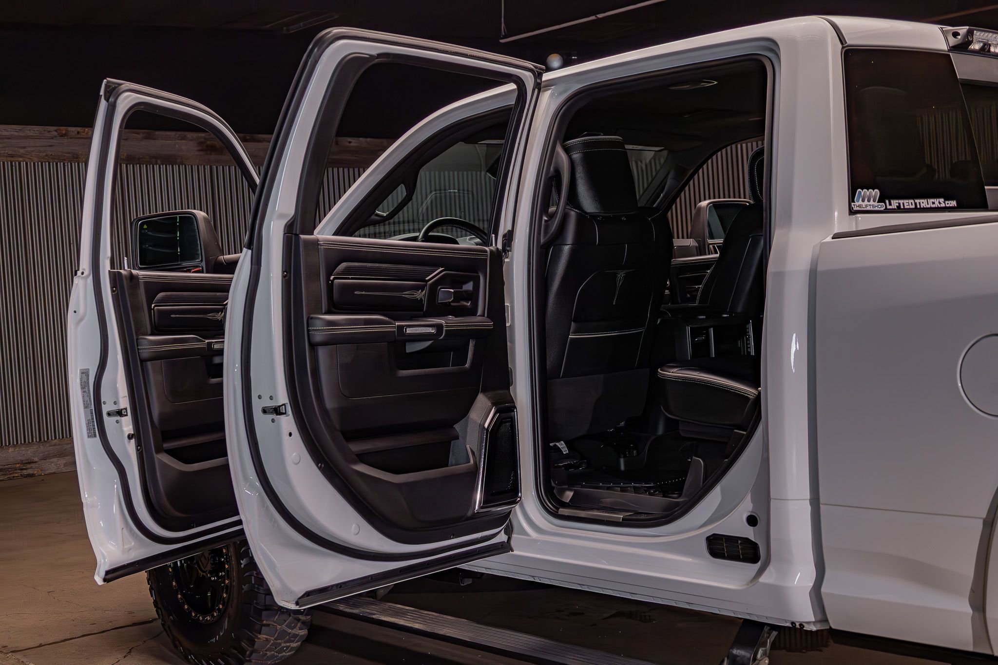 Used 2024 RAM 2500 Limited AWD/4WD image 28