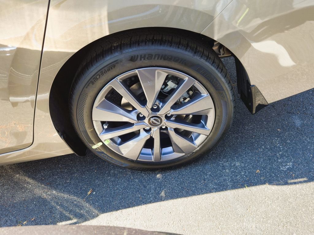 New 2026 Nissan Sentra SL w/ Floor Mat Package FWD image 9
