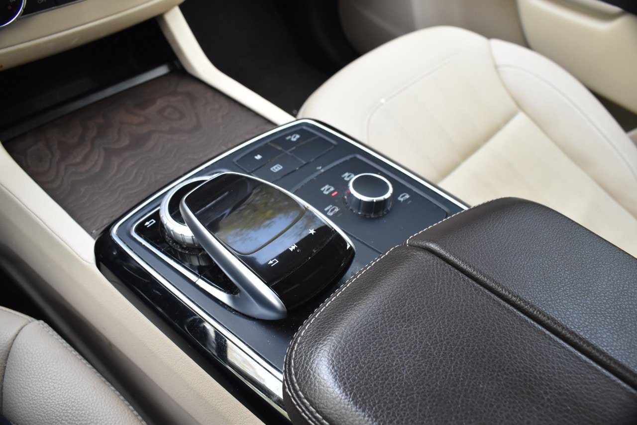 Used 2019 Mercedes-Benz GLE 400 4MATIC image 32