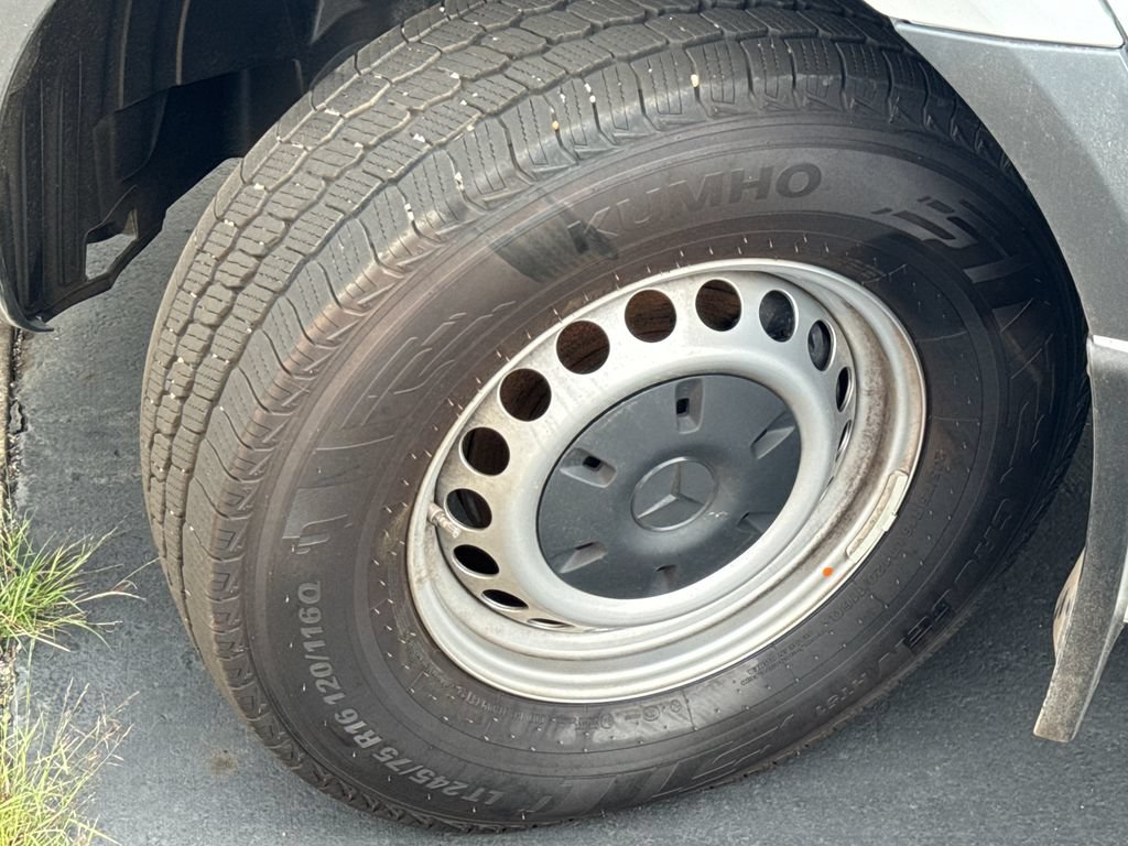 Used 2025 Mercedes-Benz Sprinter 2500 image 9