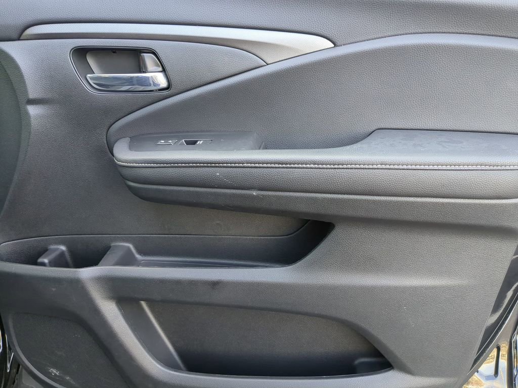 Used 2025 Honda Ridgeline RTL image 33