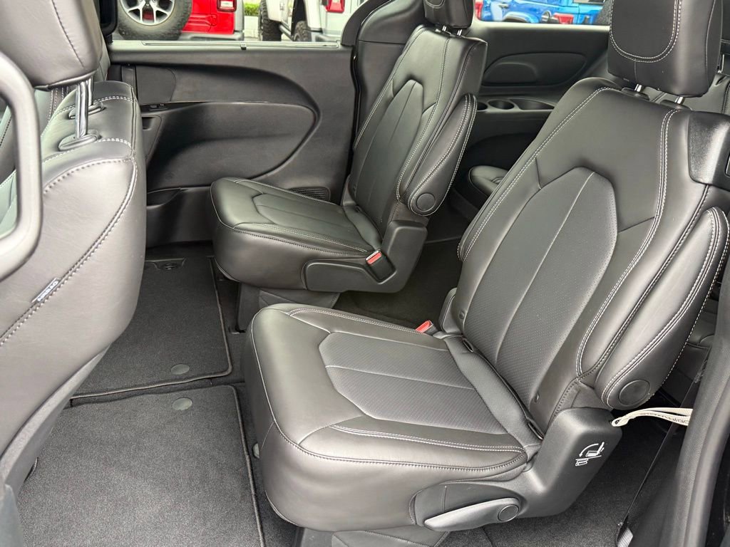 New 2026 Chrysler Pacifica Select image 26