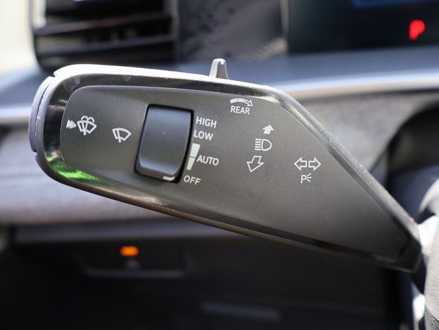 Used 2025 Volkswagen Tiguan S AWD/4WD image 32