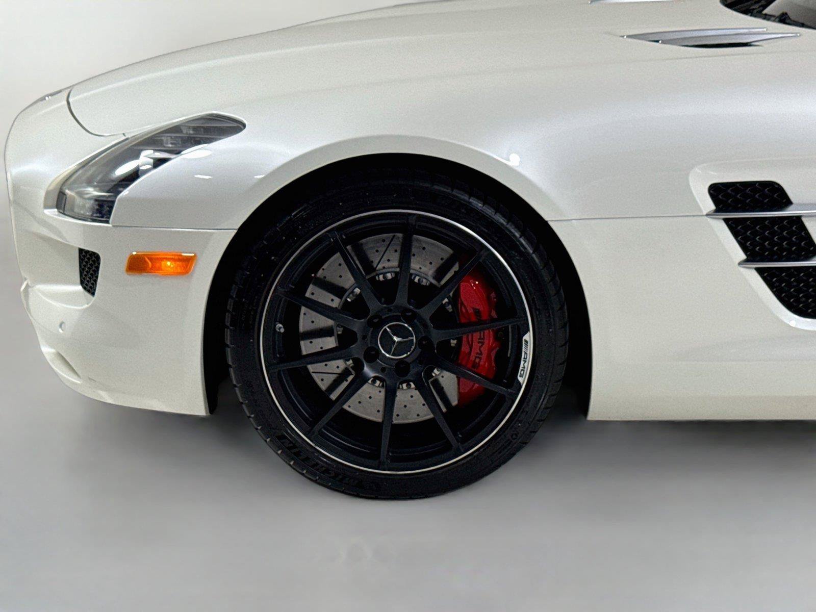 Used 2012 Mercedes-Benz SLS AMG Roadster image 40