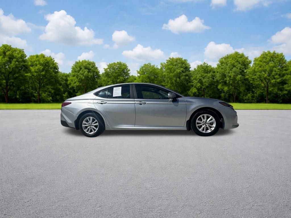 Used 2025 Toyota Camry LE w/ Convenience Package image 11