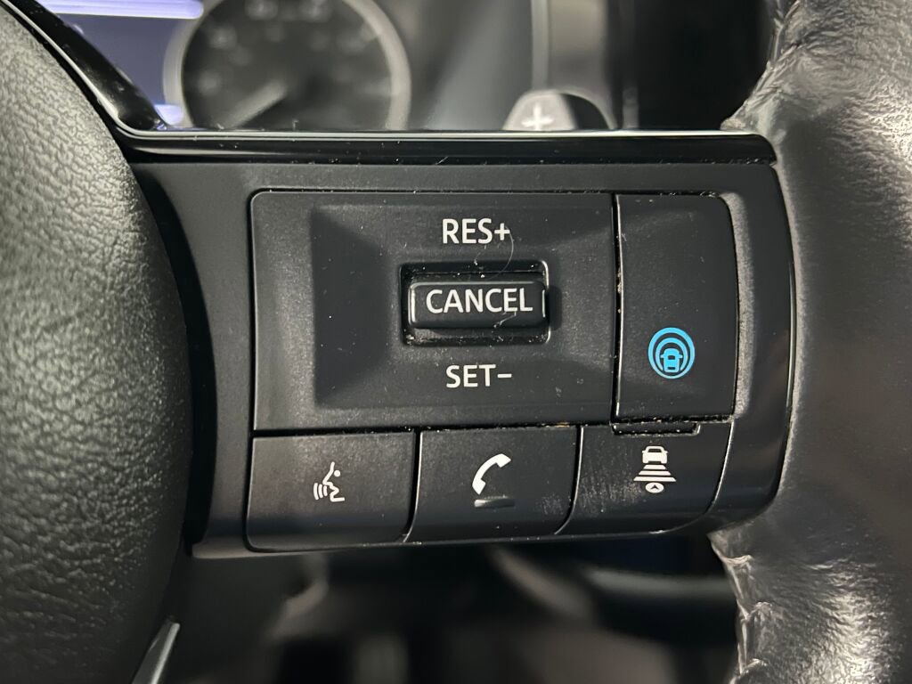 Used 2022 Nissan Pathfinder SL image 13