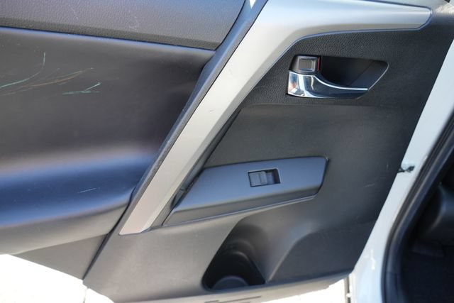 Used 2018 Toyota RAV4 XLE w/ Plus Extra Value Package AWD/4WD image 16