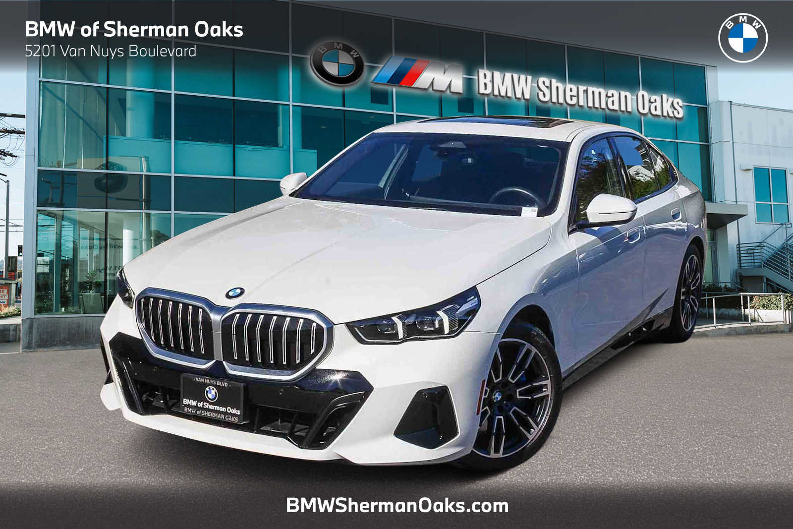 Used 2025 BMW 530i w/ M Sport Package image 1