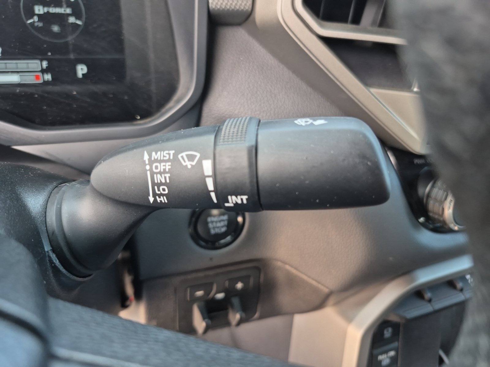Certified 2025 Toyota Tundra Limited AWD/4WD image 32