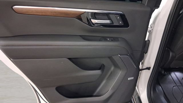 Used 2025 Chevrolet Tahoe High Country AWD/4WD image 26