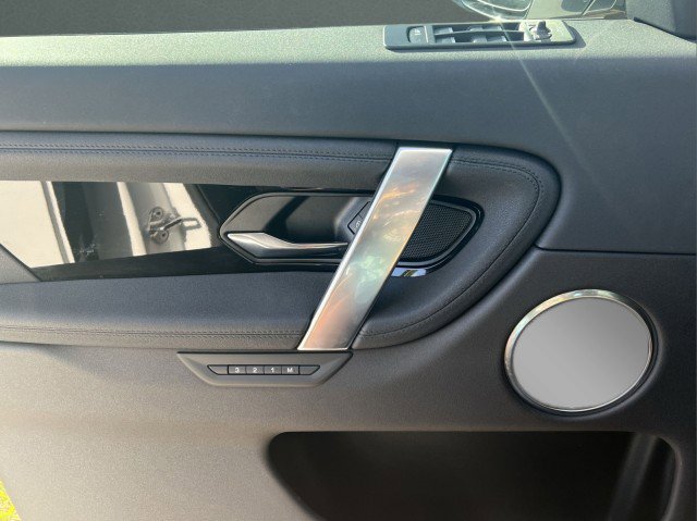 Used 2025 Land Rover Discovery Sport S image 25