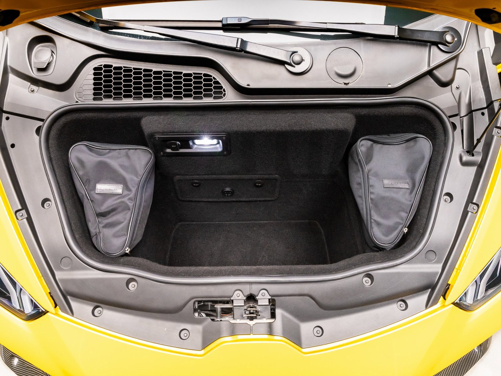 Used 2022 Lamborghini Huracan EVO image 42