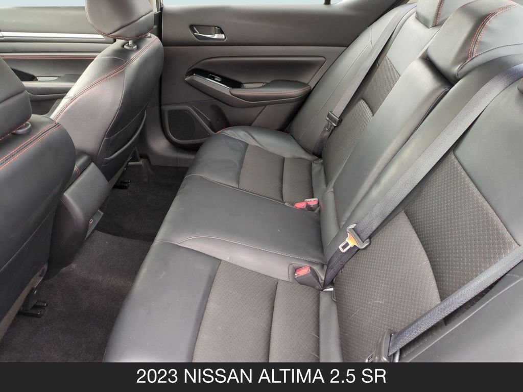 Used 2023 Nissan Altima 2.5 SR FWD image 16