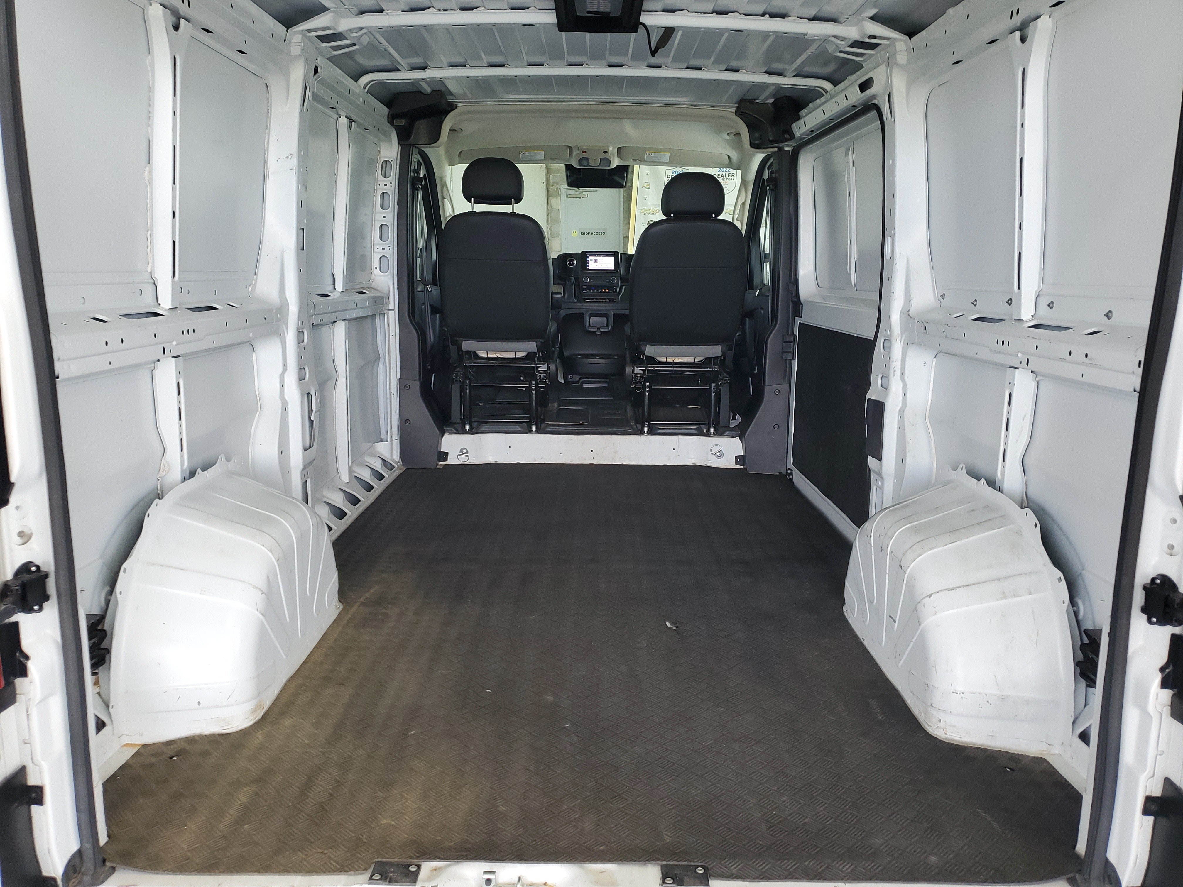 Used 2025 RAM ProMaster 2500 w/ Convenience Group FWD image 8