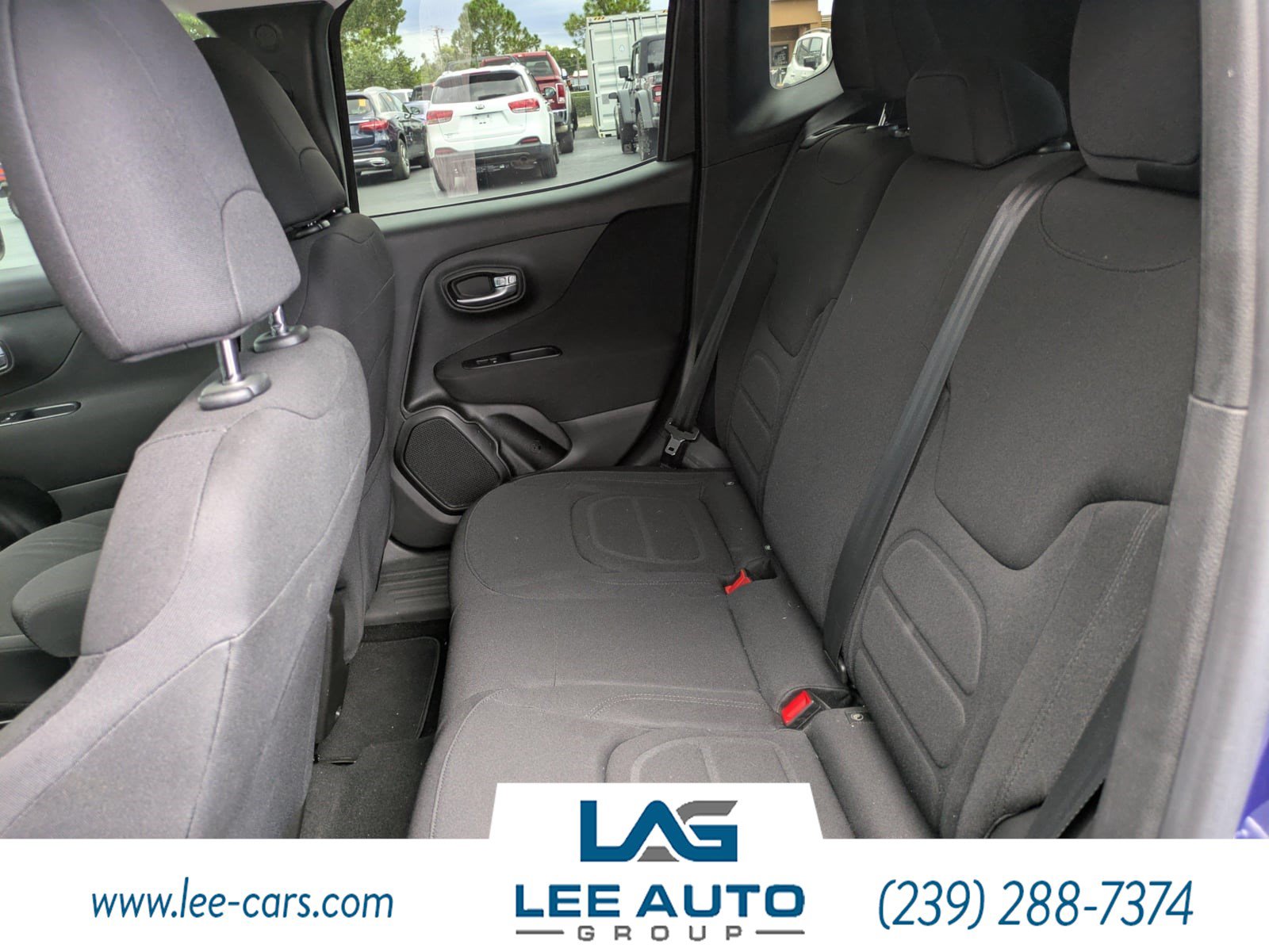 Used 2019 Jeep Renegade Latitude FWD image 12