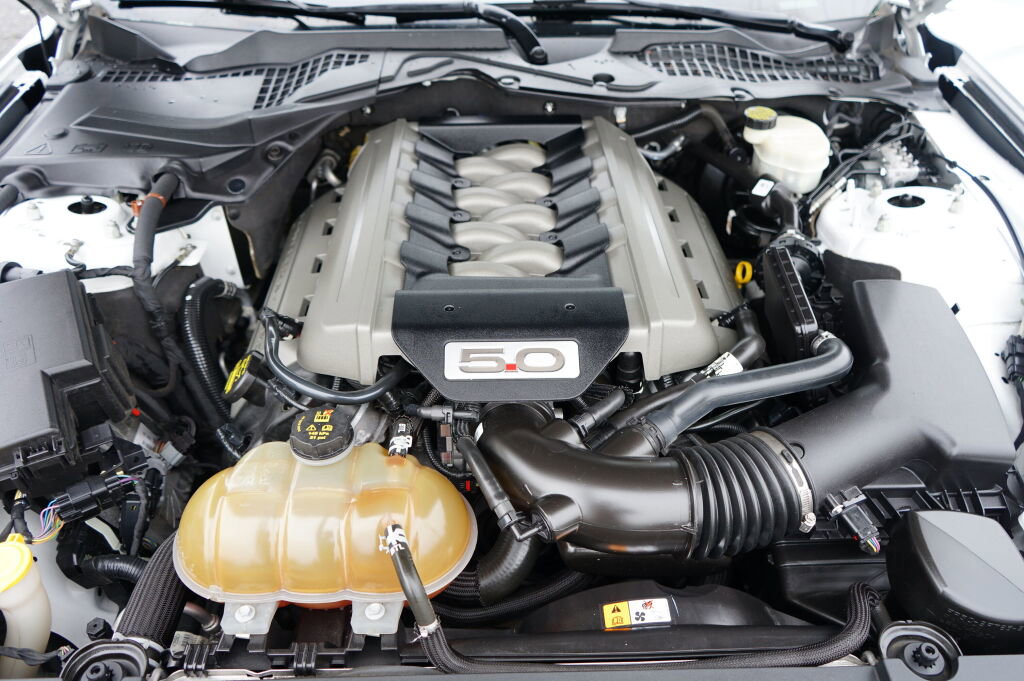 Used 2015 Ford Mustang GT Premium w/ Equipment Group 401A image 9