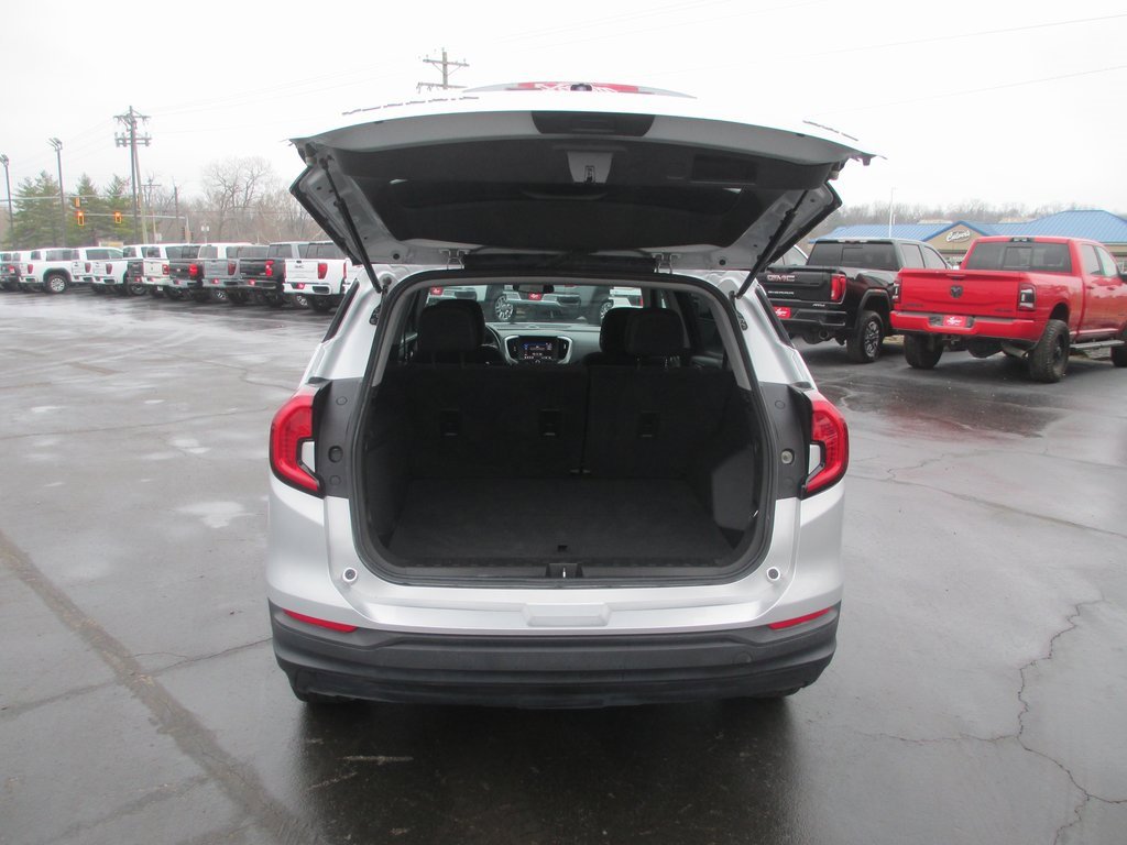 Used 2022 GMC Terrain SLE w/ Driver Convenience Package image 6