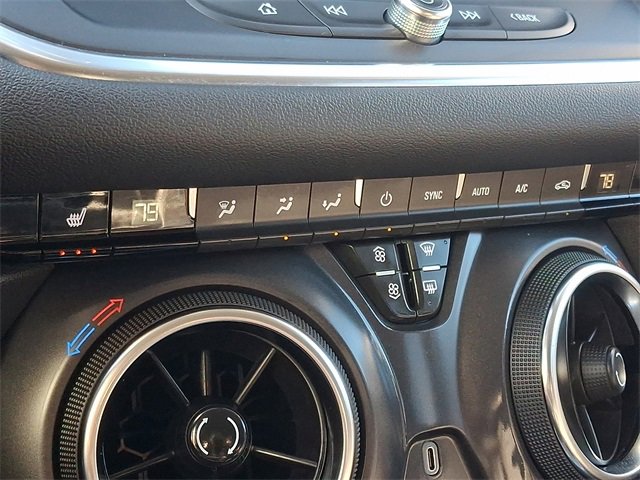 Used 2025 Chevrolet Blazer LT image 15