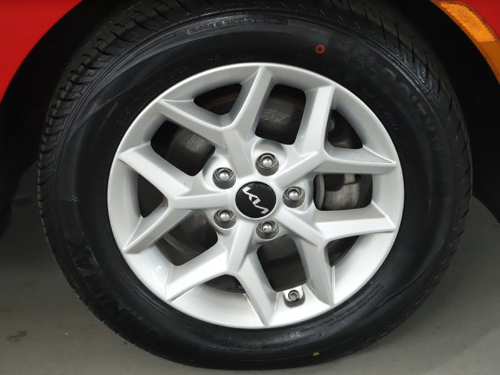 Used 2023 Kia Soul LX w/ LX Technology Package image 10