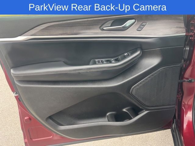 Used 2024 Jeep Grand Cherokee Limited image 11