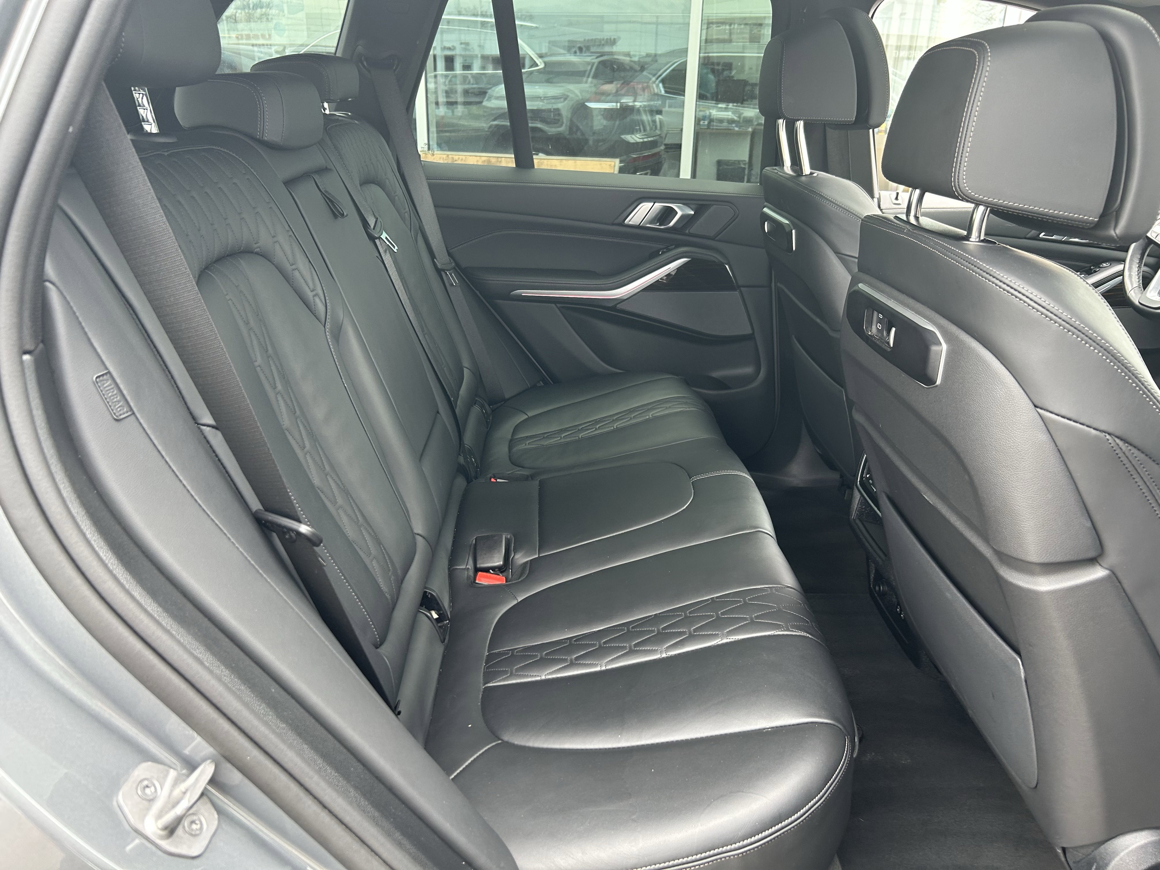 Used 2025 BMW X5 xDrive50e image 25