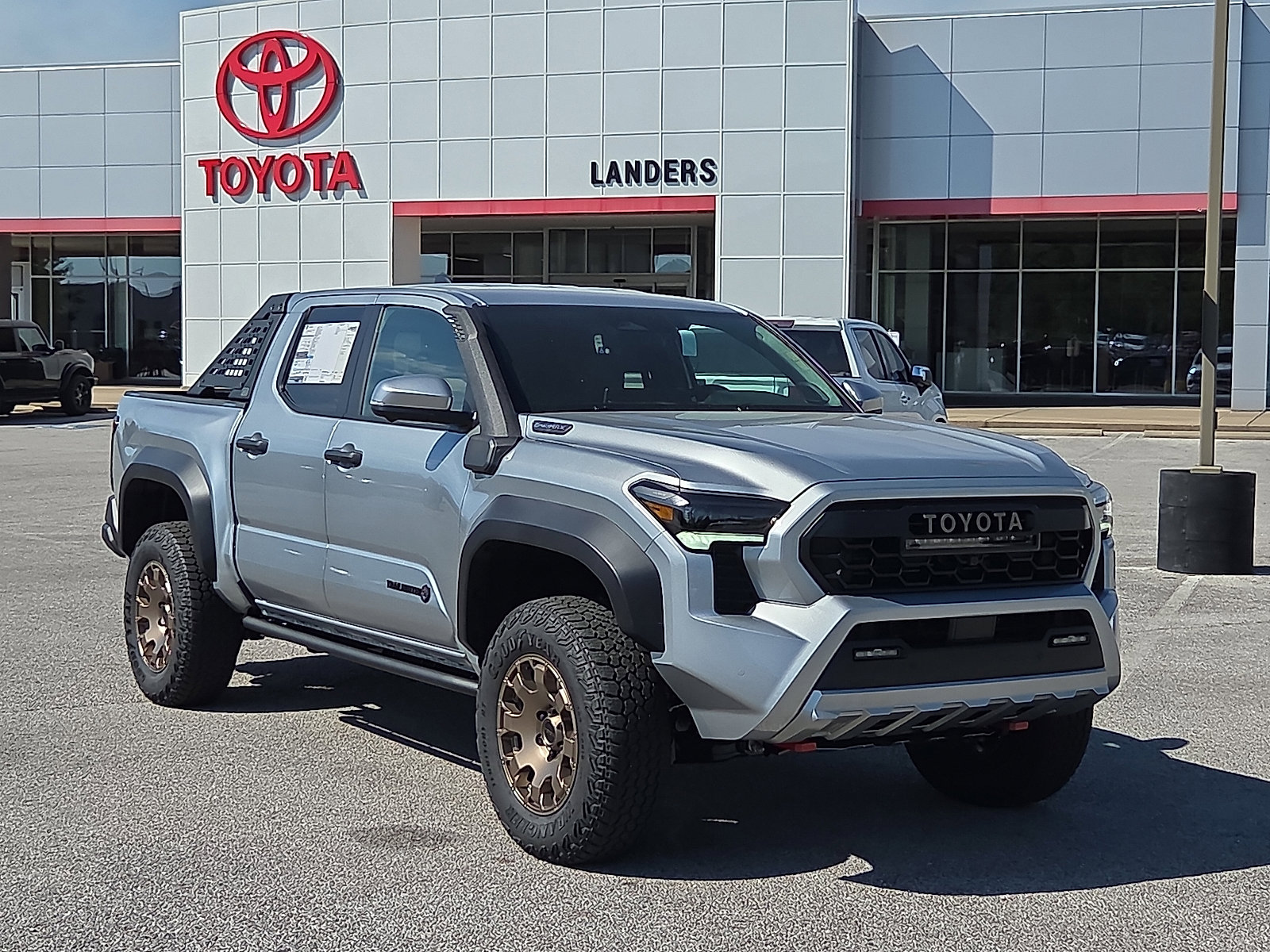 New 2025 Toyota Tacoma 4x4 Double Cab Hybrid video 1