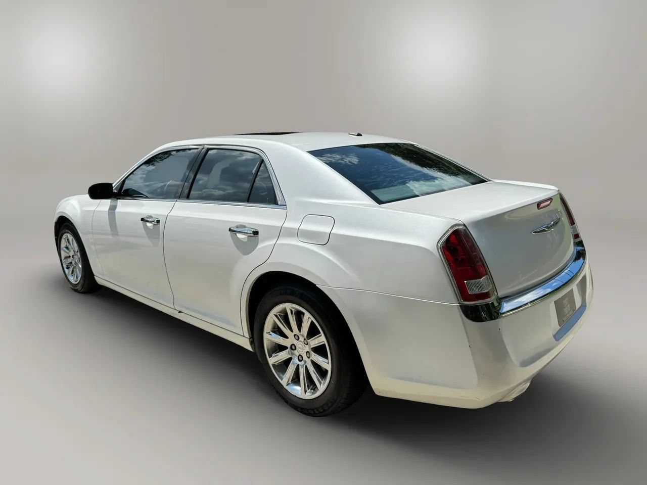 Used 2012 Chrysler 300 Limited RWD image 9