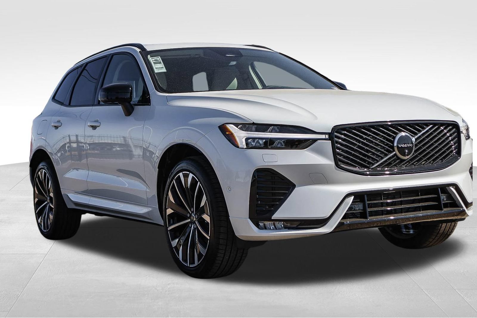 New 2026 Volvo XC60 B5 Ultra AWD/4WD image 3