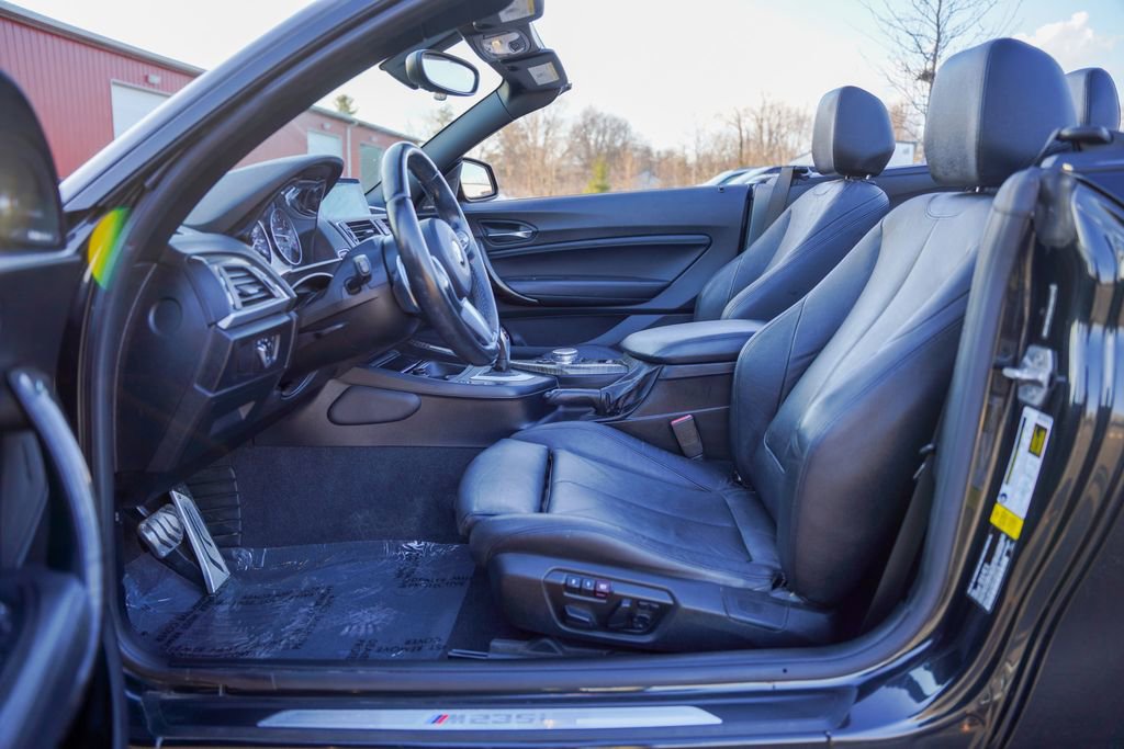 Used 2015 BMW M235i Convertible image 18