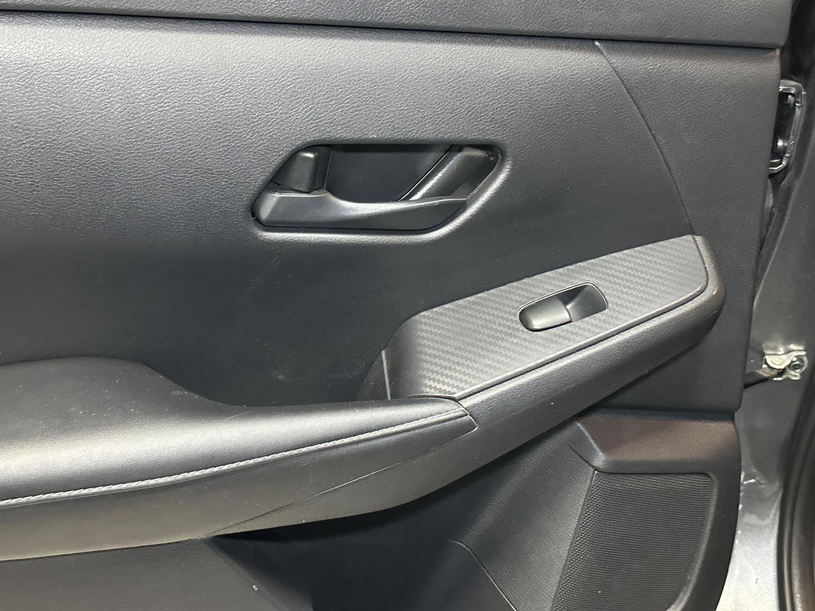 Used 2025 Nissan Sentra SV image 30