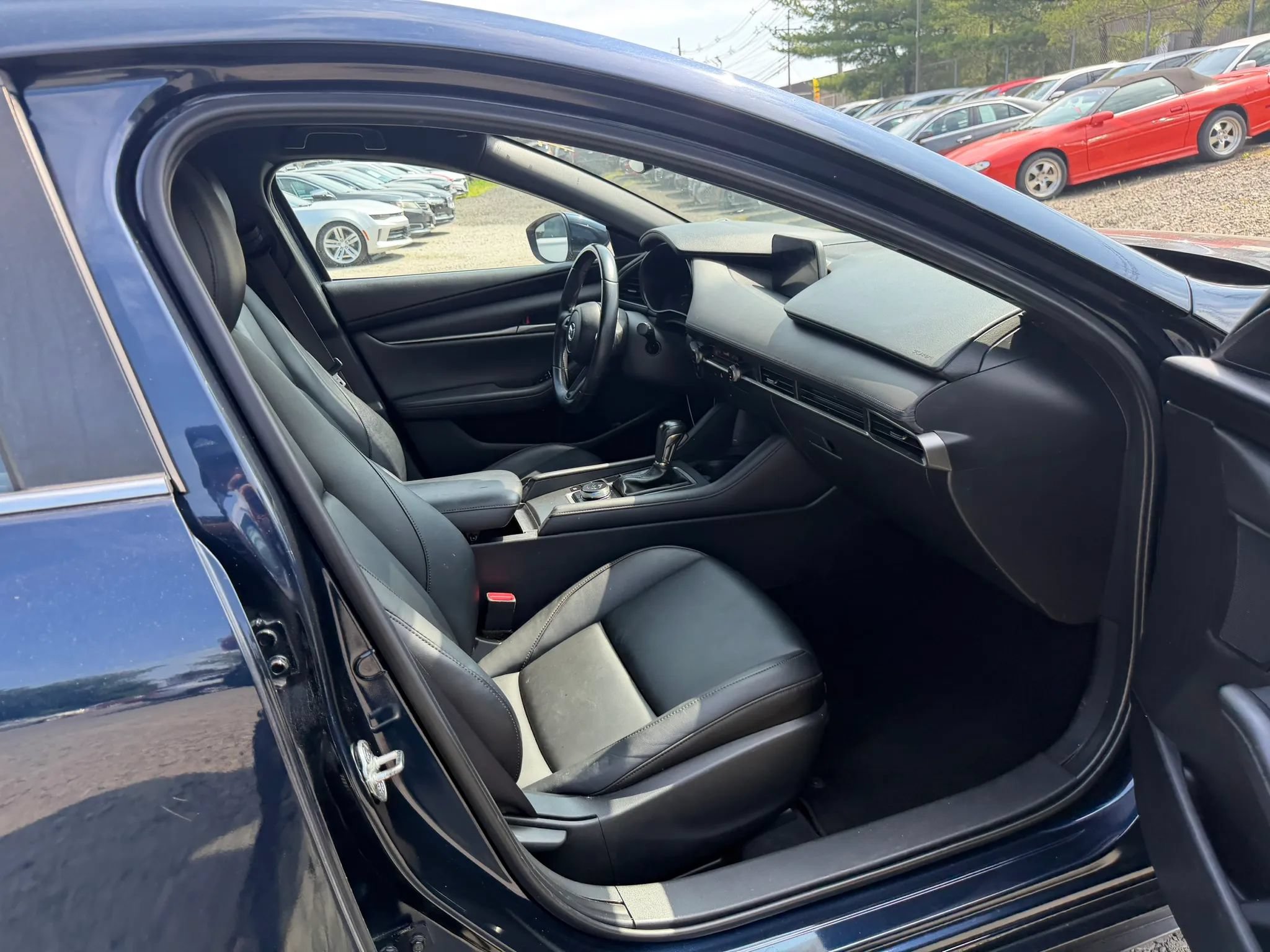 Used 2020 MAZDA MAZDA3 Hatchback FWD image 23
