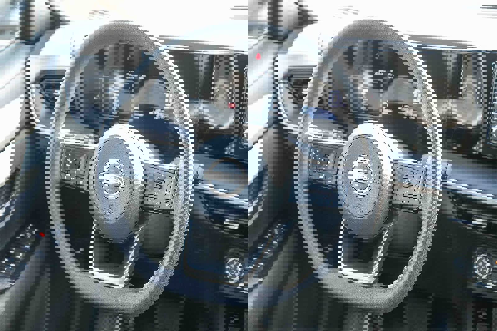 Used 2025 Nissan Kicks S w/ Charging Package image 14