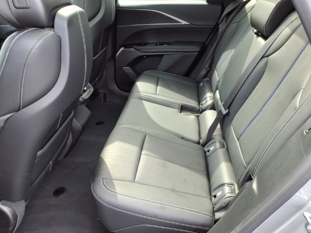 Used 2026 Cadillac Lyriq Luxury AWD/4WD image 7