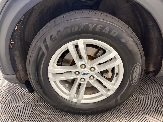 Used 2022 Ford Explorer XLT w/ Equipment Group 202A AWD/4WD image 41
