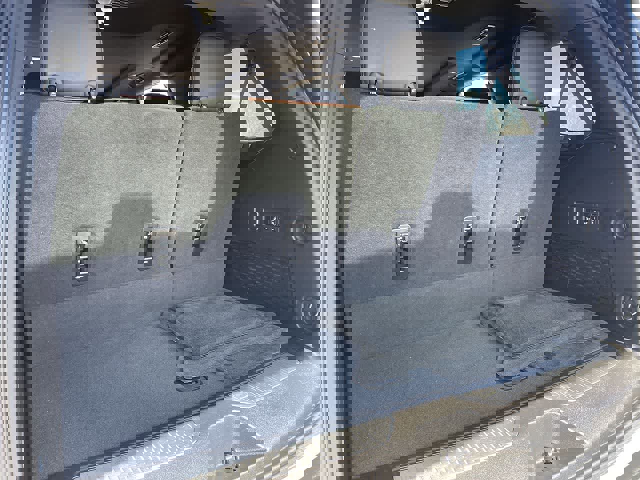 Used 2024 GMC Yukon Denali Ultimate image 17