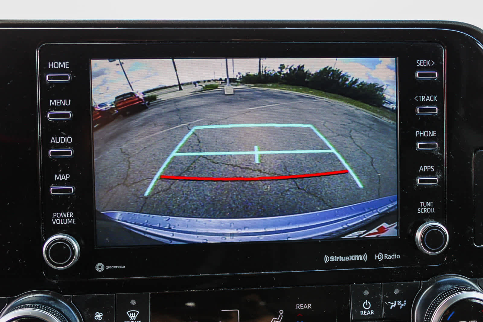 Used 2021 Toyota Highlander LE image 24