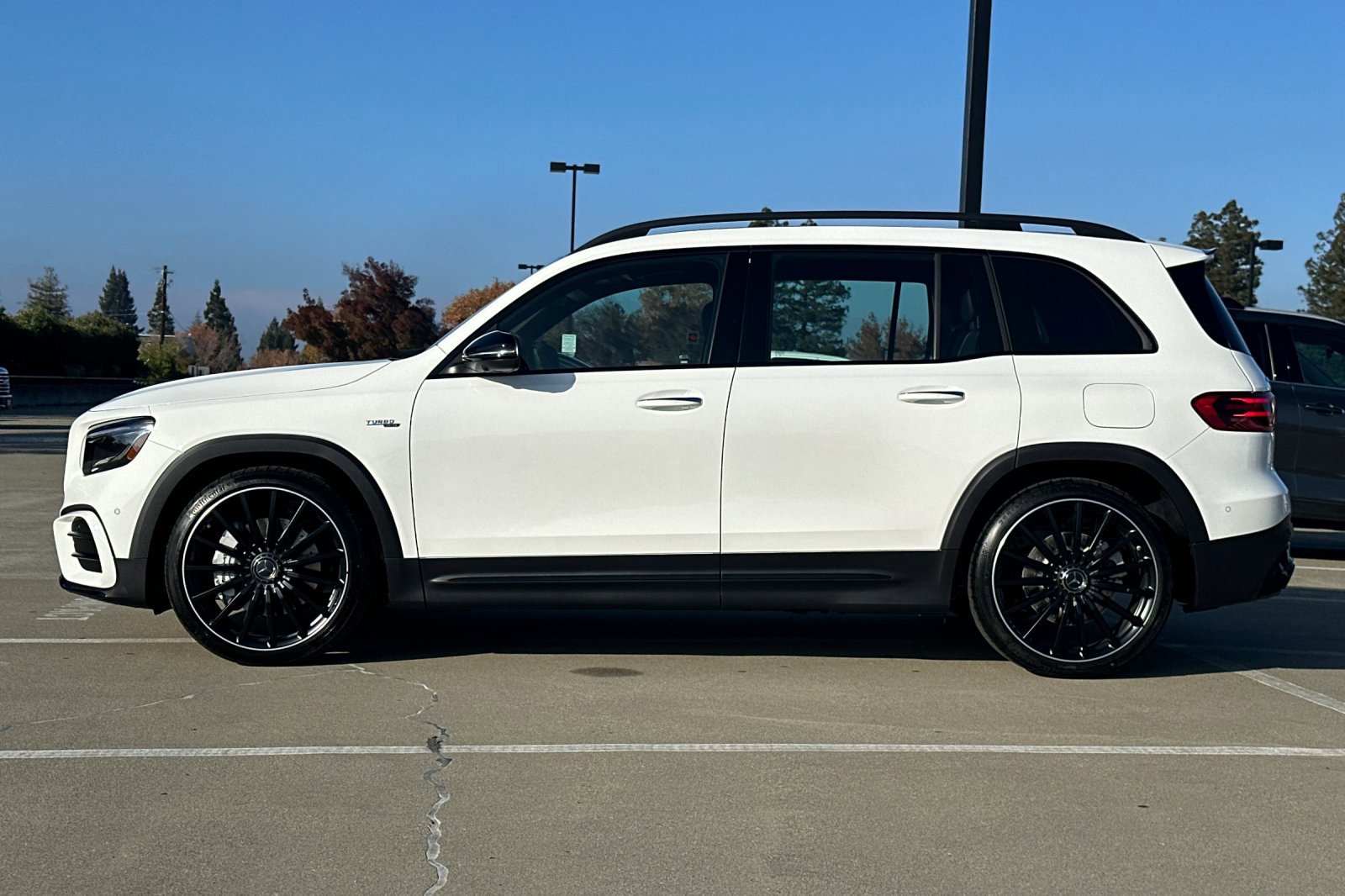 New 2026 Mercedes-Benz GLB 35 AMG 4MATIC image 2