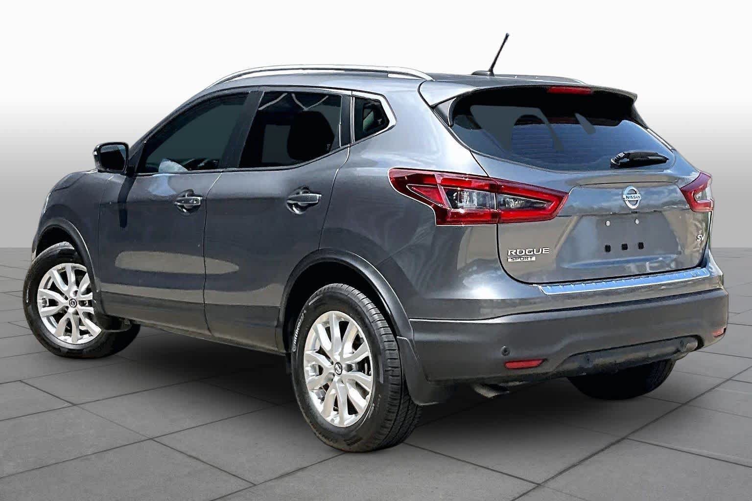 Used 2021 Nissan Rogue Sport SV w/ Technology Package FWD image 12