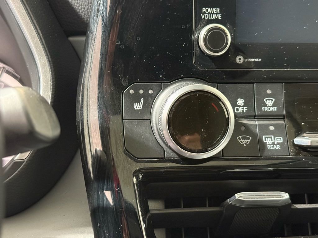 Certified 2022 Toyota Highlander XLE image 31