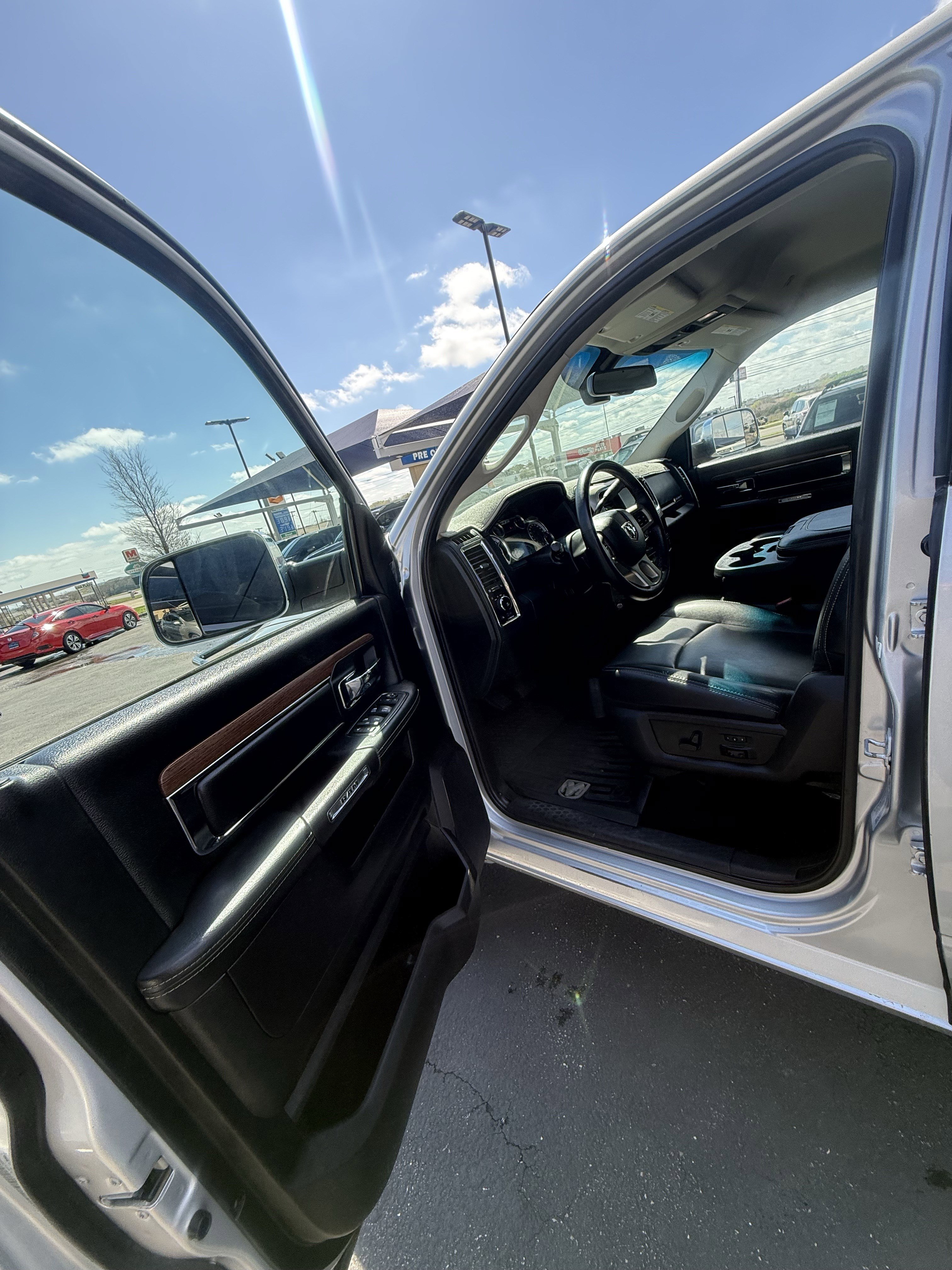 Used 2017 RAM 2500 Laramie image 14