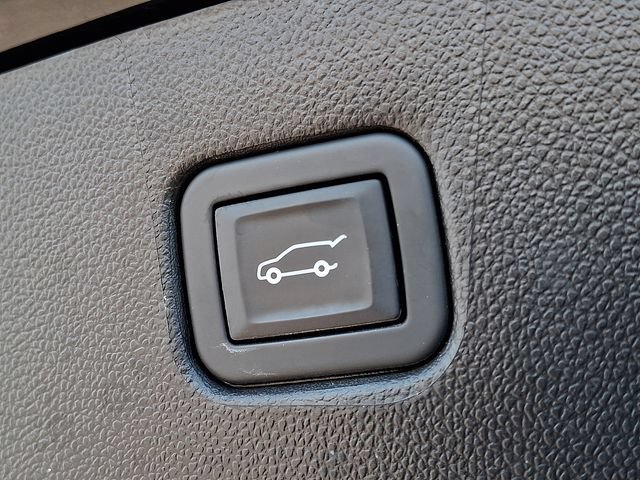 Used 2023 Chevrolet Blazer LT w/ Convenience Package FWD image 23