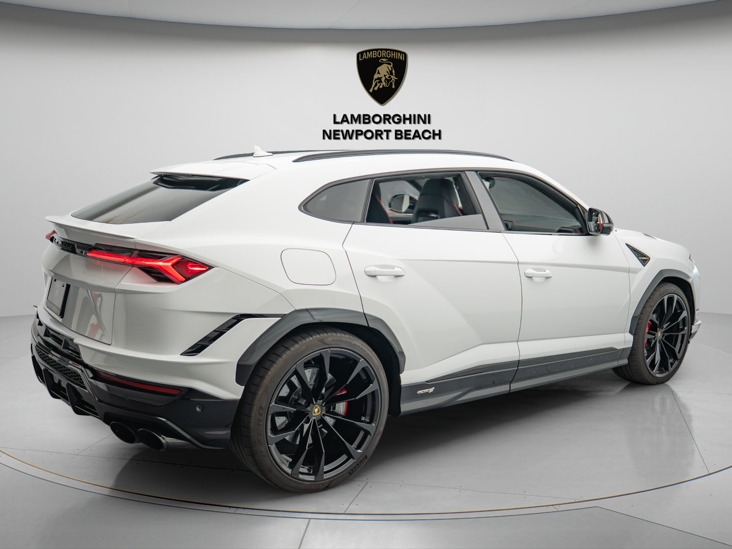 Used 2024 Lamborghini Urus S AWD/4WD image 6