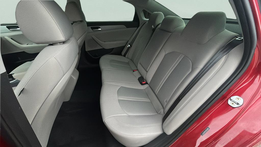 Used 2018 Hyundai Sonata SE FWD image 14