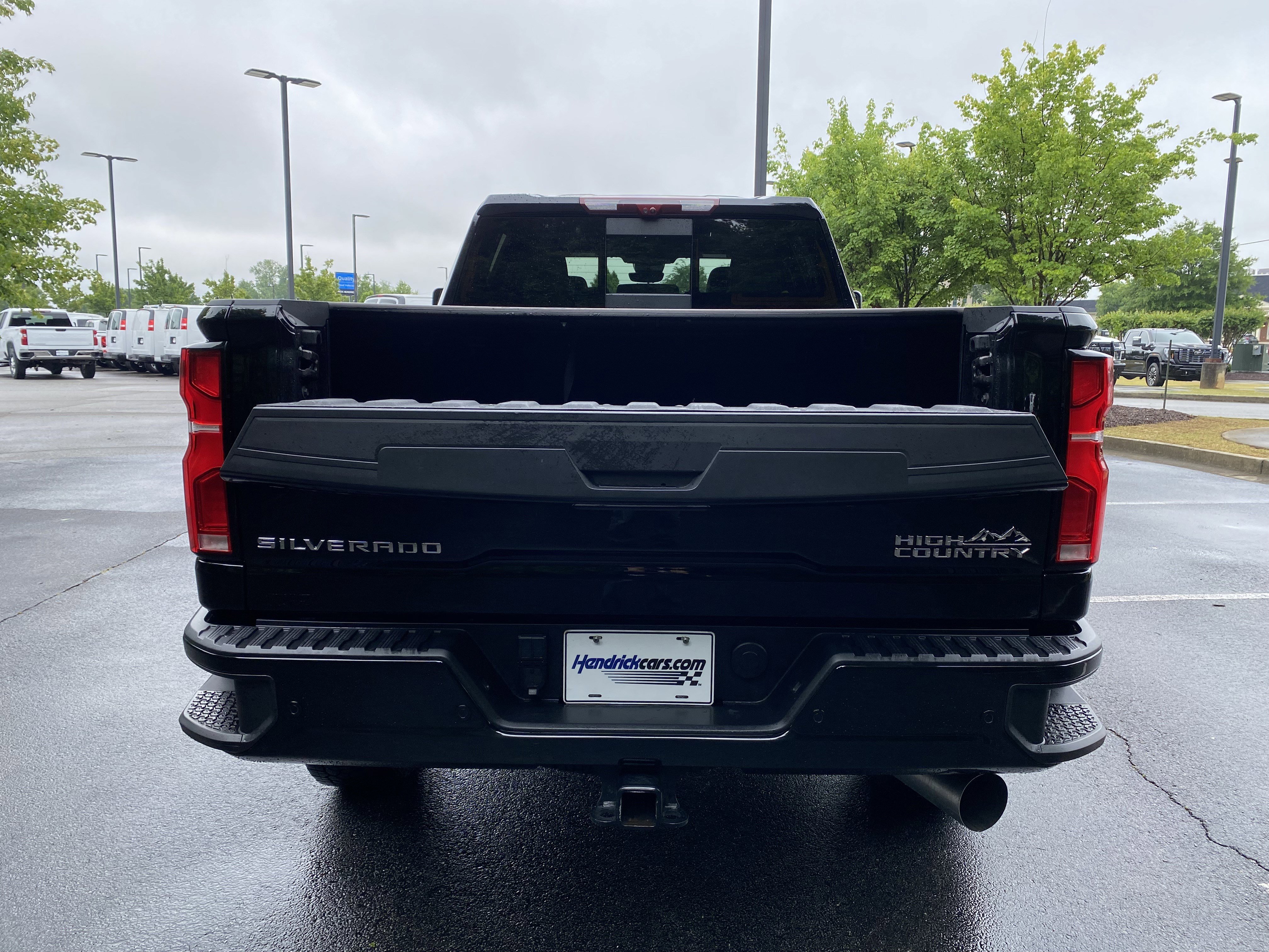 Used 2025 Chevrolet Silverado 2500 High Country w/ High Country Premium Package AWD/4WD image 11