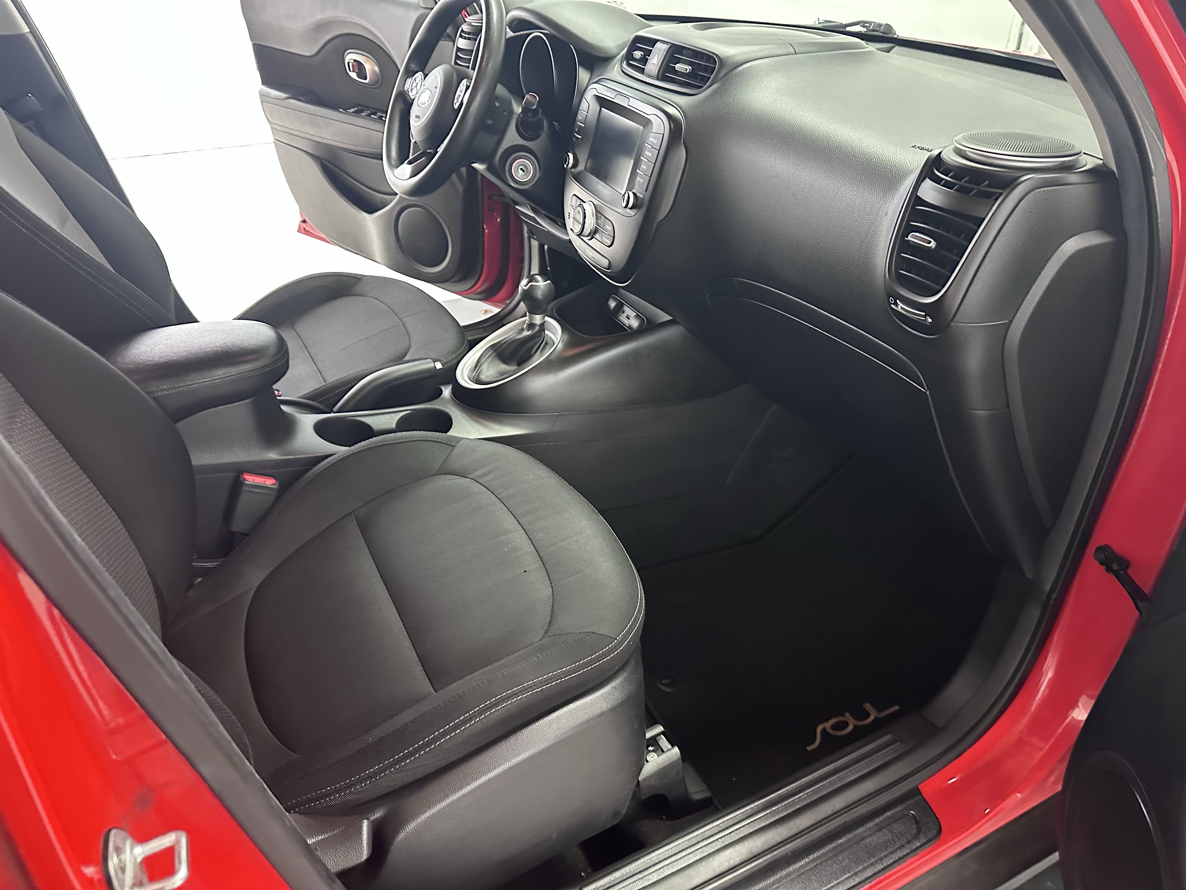 Used 2018 Kia Soul + image 30