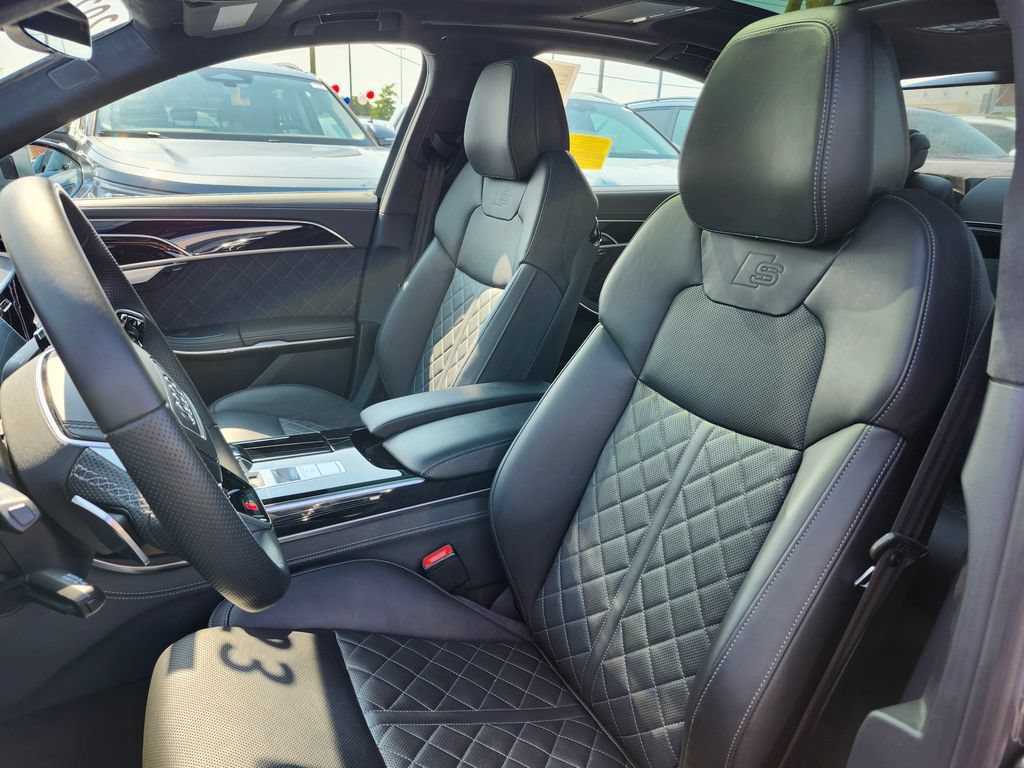 Certified 2023 Audi S8 AWD/4WD image 9